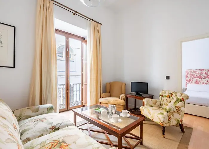 Komodo Sierpes: Bright & Classy Central Apartment