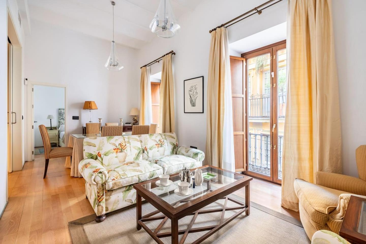 Komodo Sierpes: Bright & Classy Apartment Sevilla