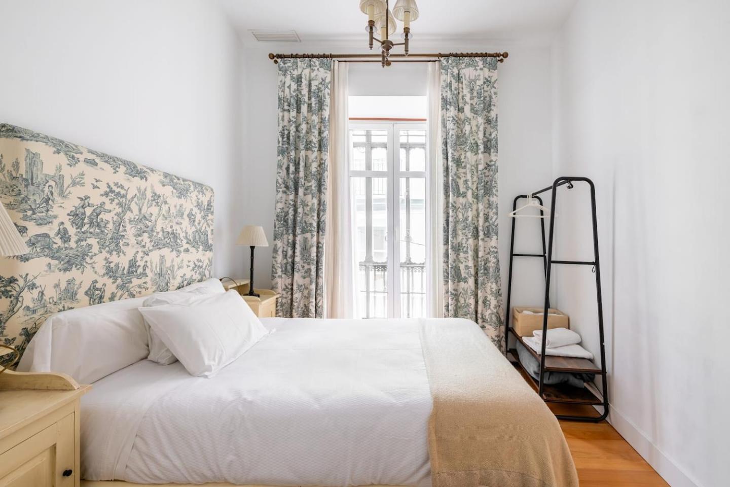 Komodo Sierpes: Bright & Classy Appartement *