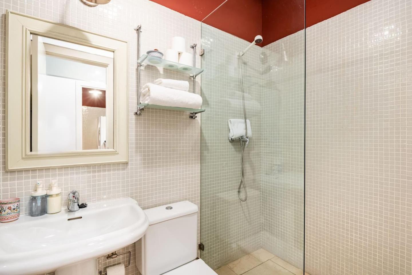 Appartement Komodo Sierpes: Bright & Classy